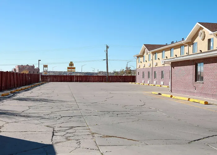 Super 8 By Wyndham Gallup